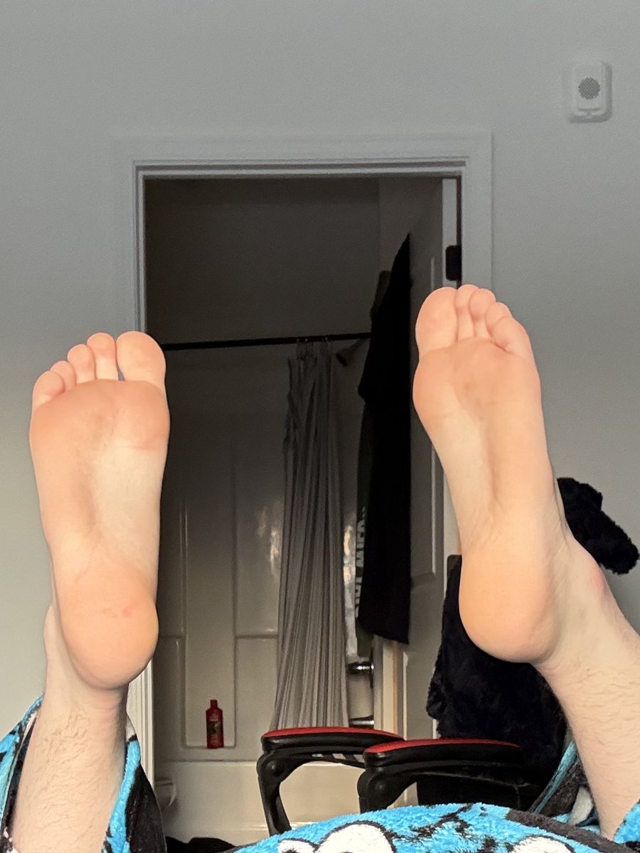 Worthless subs crawl to clean my feet