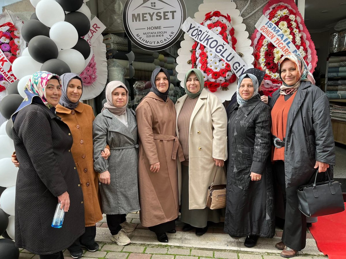 akkadingonen10_'s tweet photo. Gönen’imizde hizmete giren işletmesini Mustafa&amp;Ebru Ergun’un yaptığı “Meyset Home” işletmesi açılışına ilçe başkanımız Zekeriyya Dağlı, Kadın Kolları Başkanımız @demirpervin10 ve teşkilatımız ile birlikte katıldık
Hayırlı bereketli kazançlar diliyoruz.
#AkPartiGönen
#AkkadınGönen https://t.co/RKaJuqCzhu