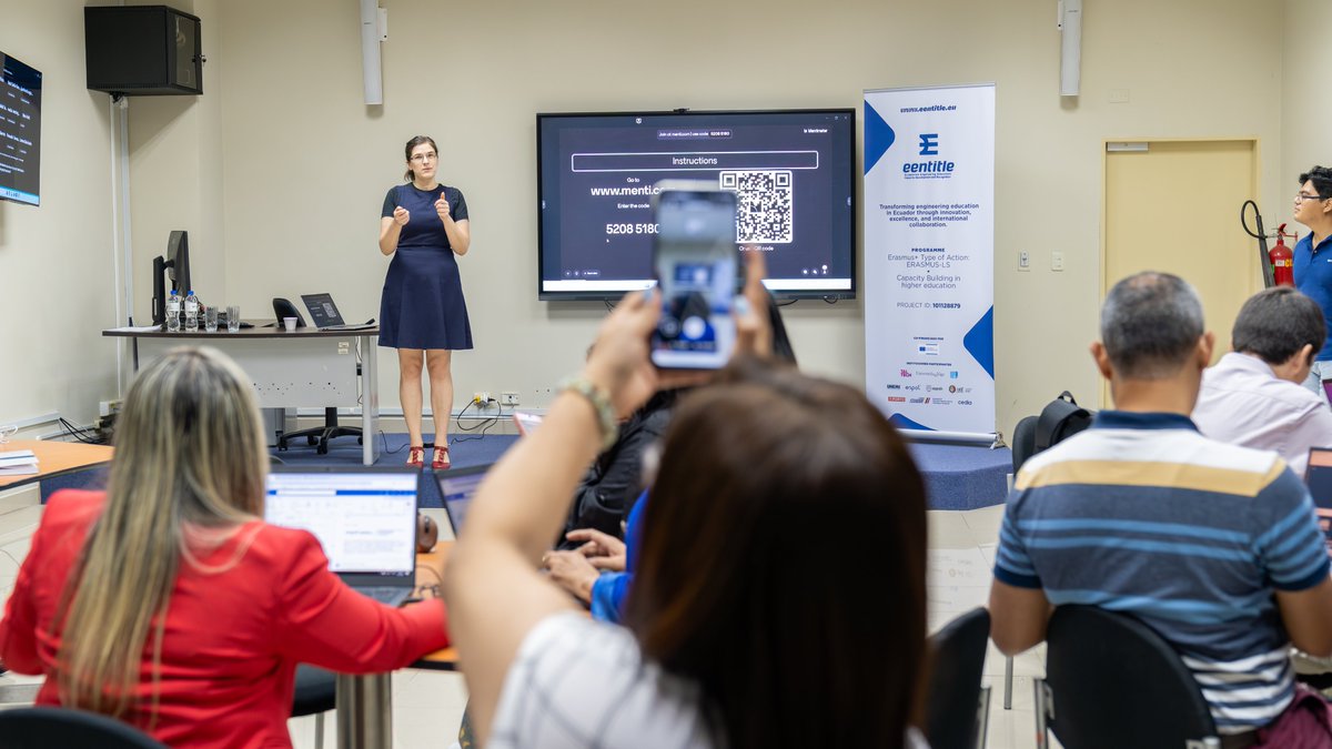 espol's tweet photo. Hoy se desarrolló el segundo taller híbrido en @CISE_ESPOL, como parte de las actividades del proyecto EENTITLE, cofinanciado por @EUErasmusPlus de la Unión Europea🇪🇺 y la Conferencia Regional de Cooperación de los CDC.

El workshop Designing learning with AI in engineering education abordó el uso de la inteligencia artificial como una herramienta reflexiva y generativa para el diseño del aprendizaje.

Durante la jornada, los participantes fueron guiados mediante ejemplos y preguntas de diseño estructuradas, que demostraron cómo la IA puede apoyar el pensamiento pedagógico y la toma de decisiones.

Los ponentes fueron los profesores Margit Ojaots y Fjodor Sergejev de @TallinnTech.