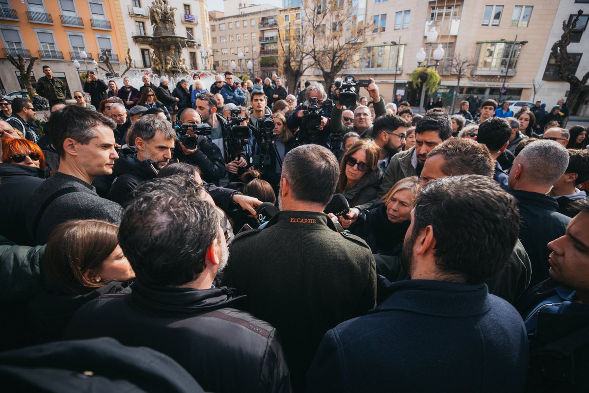 Santi_ABASCAL's tweet image. Paseo entrañable por Huesca donde hemos recibido el apoyo de mucha buena gente. #VotaSentidoComún #HUESCA