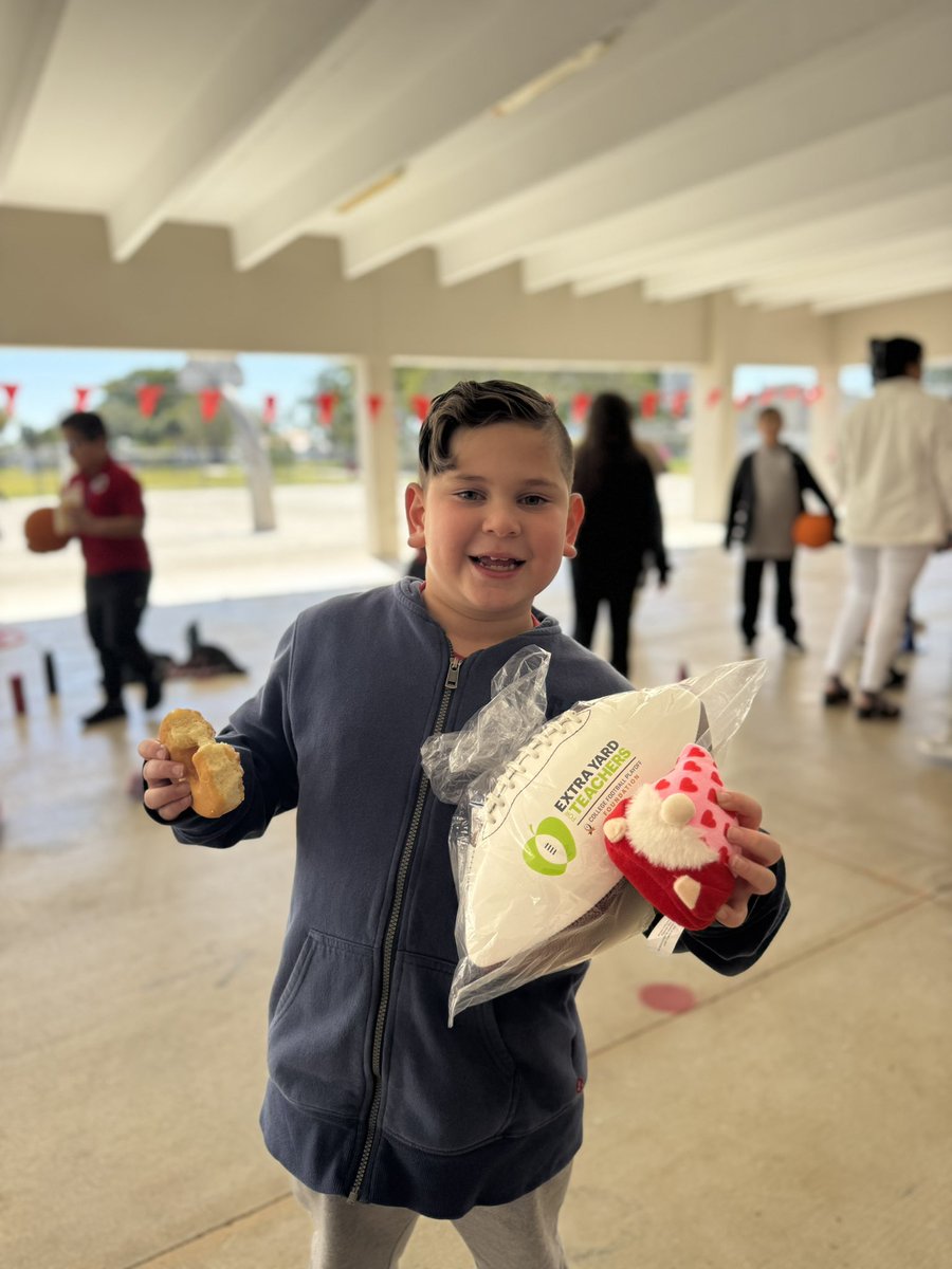 ClaudePepperES tweet media