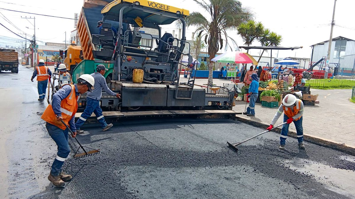 ObrasQuito's tweet image. 🚜#RehabilitaciónVial | Avanzamos esta semana con la intervención de la calle #PíoXII, entre Carlos Mantilla y Amalia Urigüen de San Juan de Calderón y Bellavista.

Más cierres viales aquí➡️ bit.ly/cierresvialesu…

#QuitoRenace #QuitoNoSeDetiene