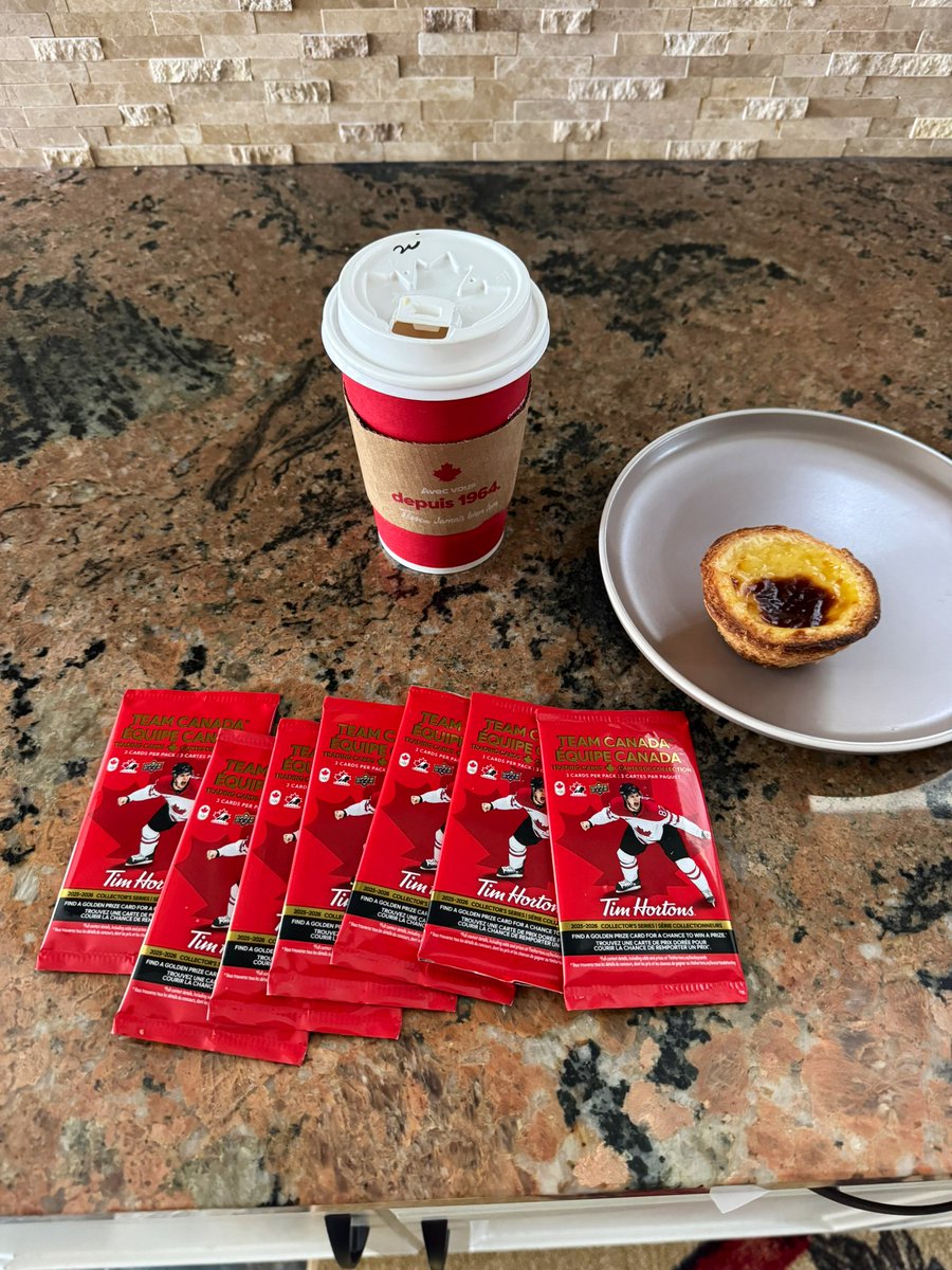 MissWest003's tweet image. When you ask and pay for 5 sets of hockey cards and they give you 7 #Winning #TimHortons #TeamCanada