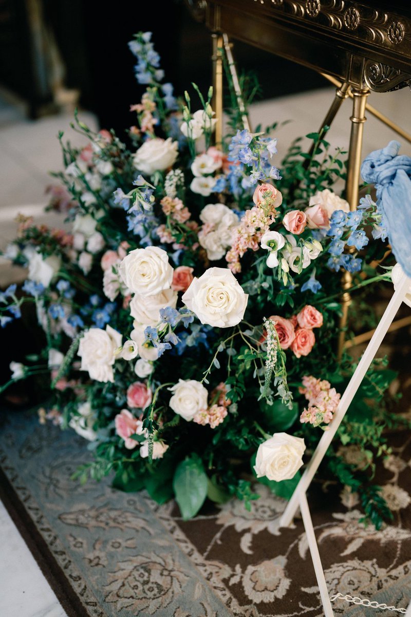 When a timeless venue meets thoughtful floral design. ✨

We love partnering with vendors like Allium Floral Design, who created these florals for one of our couples.

📸: Sky Gold Design