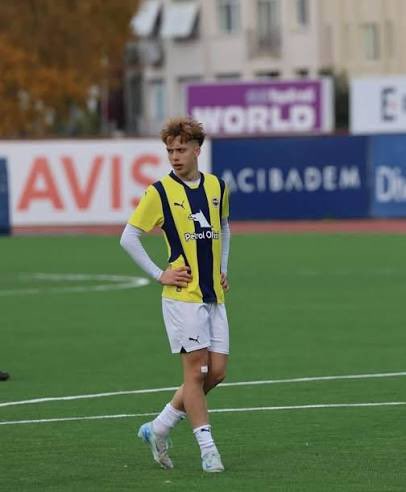 Evlat vakit tamam Arda Güler’in Fenerbahçe A takımı olduğu yaştasın..