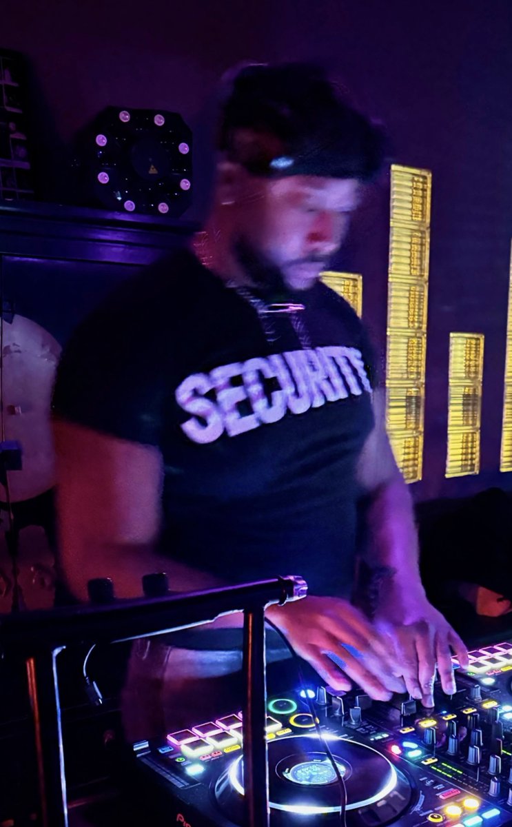 On the decks last night 🎧