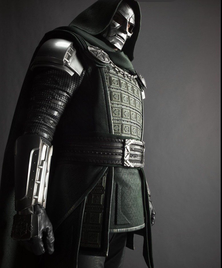 JEST0Z's tweet photo. This should be the nail in the coffin that those leaked photos were real (it’s the same exact belt and different from the promo art) but I digress https://t.co/KlPT5uby0f