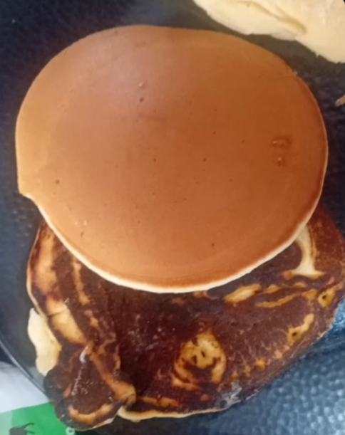 chiZyt0XD's tweet image. Miren mi hotcake perfecto (ignoren el negro fracasado de atras)
