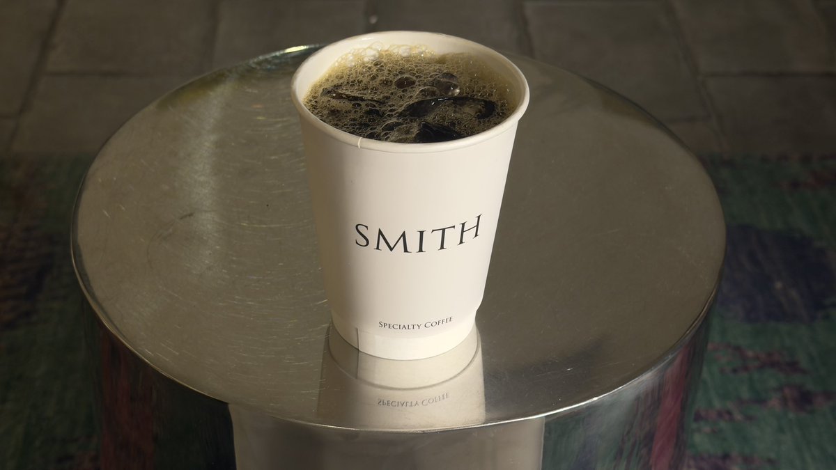 Userwits's tweet image. ماجاك مني جرح ماجاك تقصير
ماجتك غير الذكريات الجميله

واللي لقيته منْك من دون تفسير
هــمً يلـوج الصدر ويهد حيله !

كنت احسبنك غيثً يسوق التباشير
وغيوم وصلك بالمحبة هميله

وثرك سحابة صيف ماتسقي الطير
لا بارك الله القلوب البخيله ):