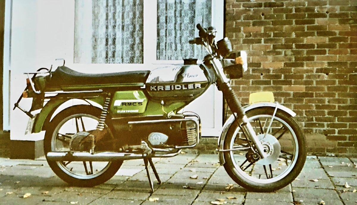RobertdjAMS's tweet photo. Mijn Kreidler,  wat was ik blij met dat ding!
Gelukkig hebben we de foto's nog. https://t.co/R3DKPgmoxa