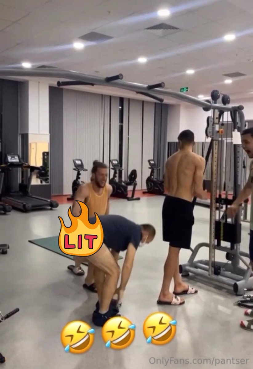 EmbarrassedMan tweet media