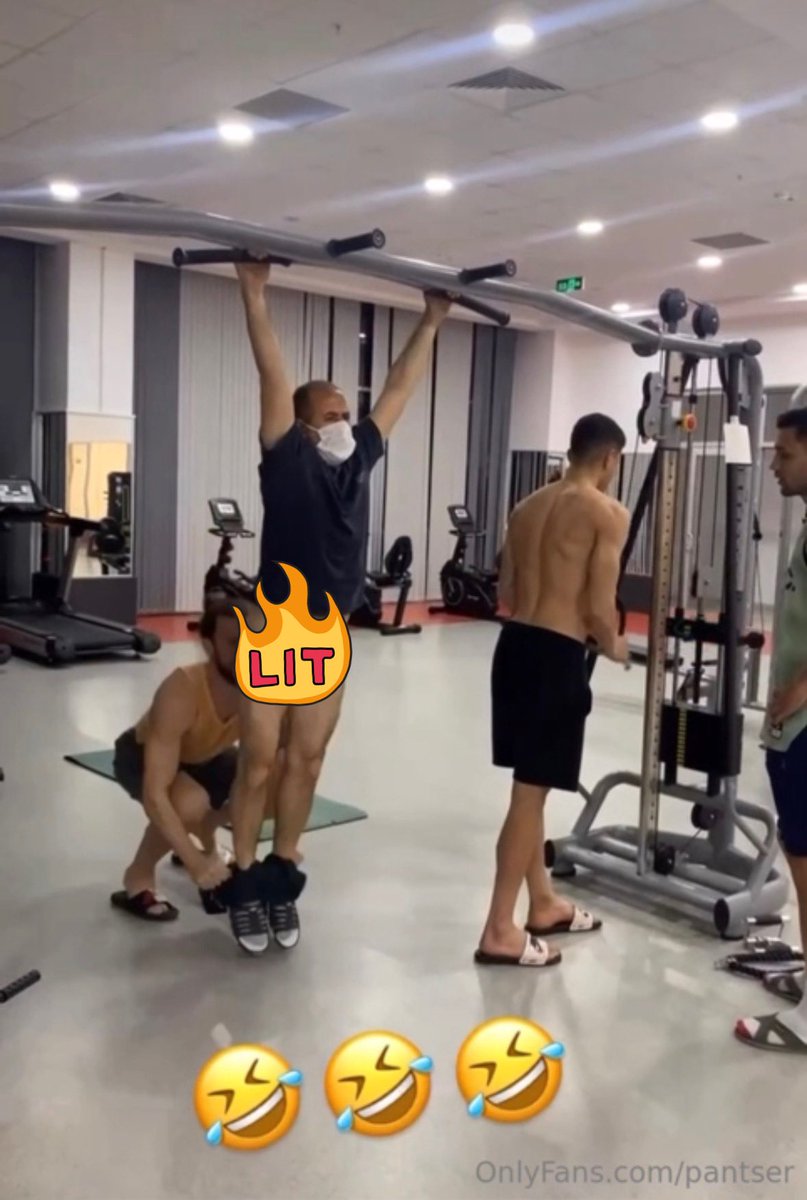 EmbarrassedMan tweet media