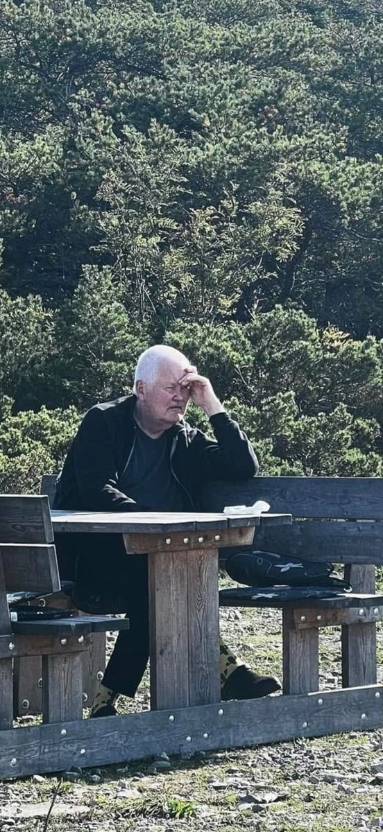 Emma Louise. 🌸 tweet media