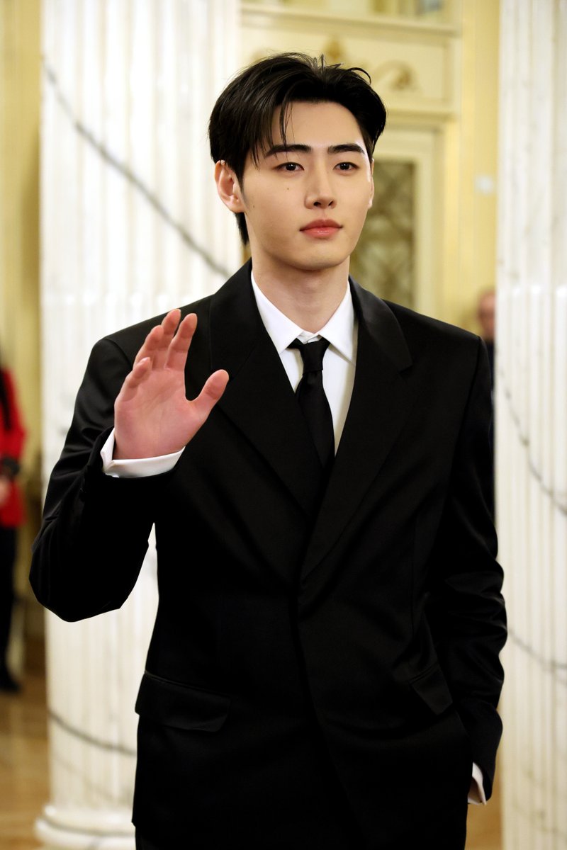 Seeing #Sunghoon of <a href="/ENHYPEN/">ENHYPEN OFFICIAL</a> back at the 2026 #MilanoCortina2026 means everything to me ❄️