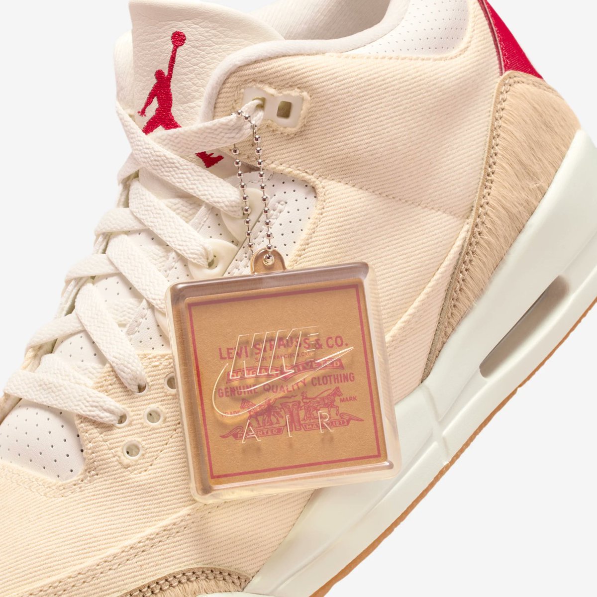 CaminoTV's tweet photo. Jordan x Levis ça drop le 20 février (les ensembles en jean >>) https://t.co/DOYYcQm8cV