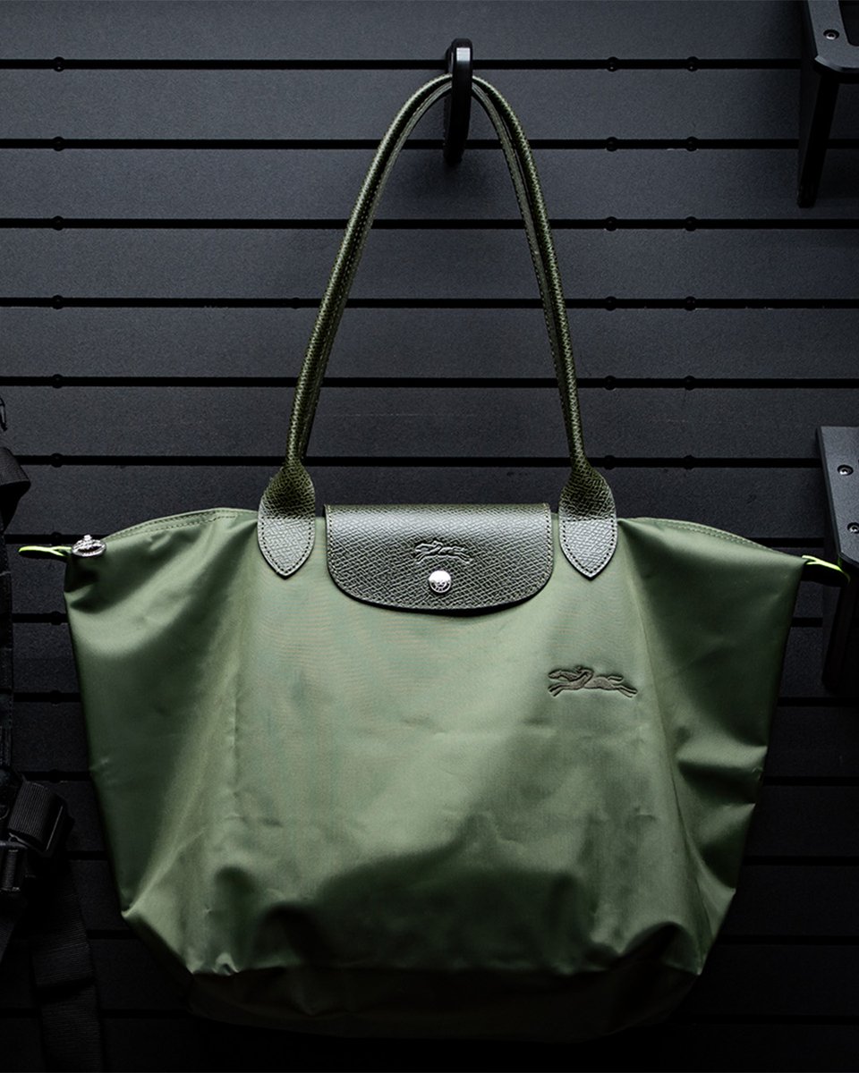 The Hook: tested on your wife’s purse. Passed. 💪

Speaking of which, our Valentine’s Day rhyme giveaway is live.
Comment your rhyme on the official post pinned at the top.