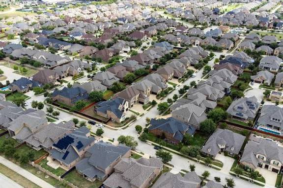 remarks's tweet image. JUST IN: 🇺🇸 'Buy now, pay later' options could soon be available for Americans paying rent.