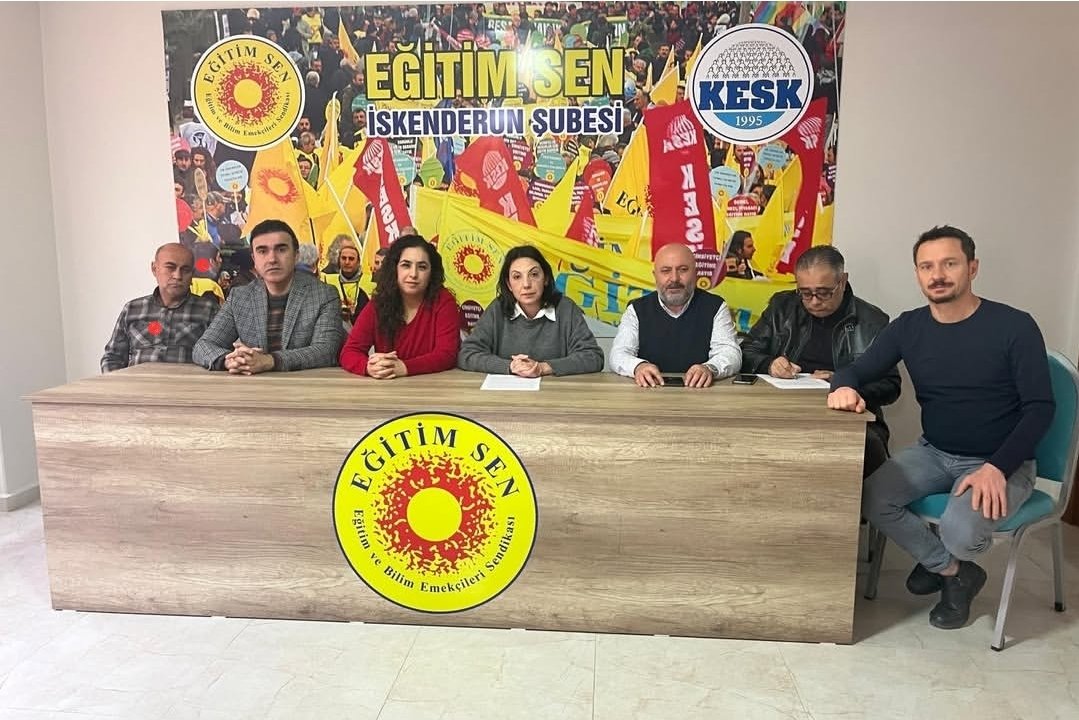 Deprem bölgelerinde eğitimin durumu raporunu basın açıklamasıyla kamuoyu ile paylaştık.