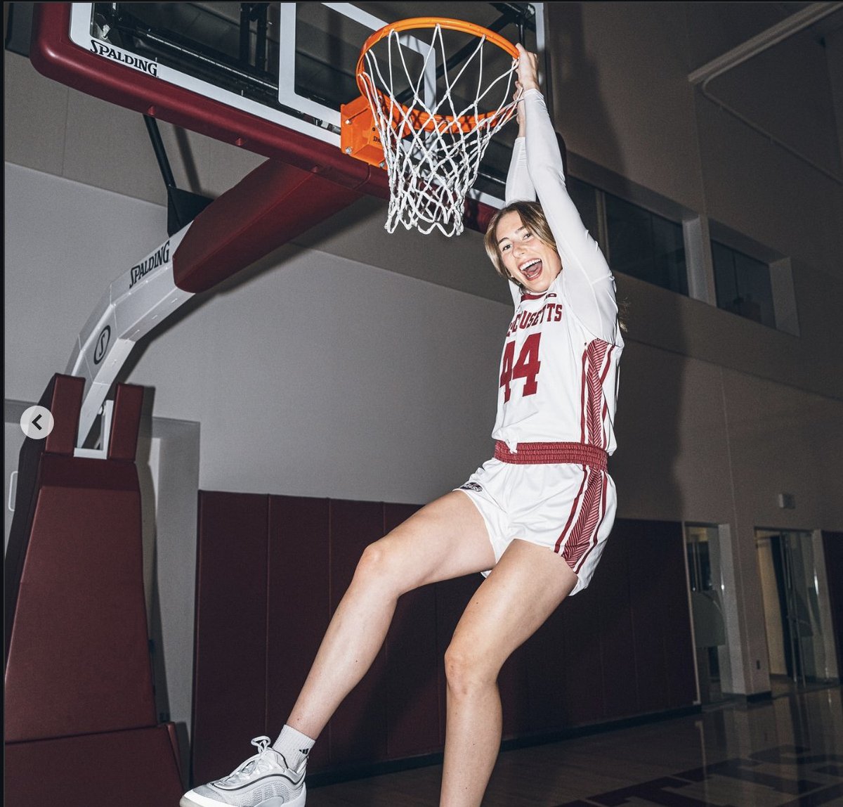 Happy Birthday former minutewoman Stefanie Kulesza. 3 a10 championship games, an a10 title, an a10 regular season title, an NCAA berth, 2 trips to the WNIT, a rebuild year &amp; a model teammate. Wishing her a happy and healthy year &amp; continued success in her pro career overseas.