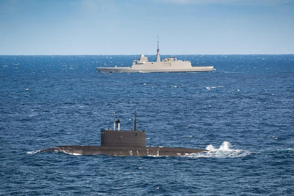 top_force's tweet photo. ⚓️🇫🇷🇷🇺 Selon #CEMM l’amiral Vaujour @CEMM_FR , la @MarineNationale fait la vie dure aux sous-marins russes #FREMM #NH90 #Caïman #Atlantique2 #ATL2R https://t.co/ZIm5R62EfN https://t.co/TAck5nDPpb