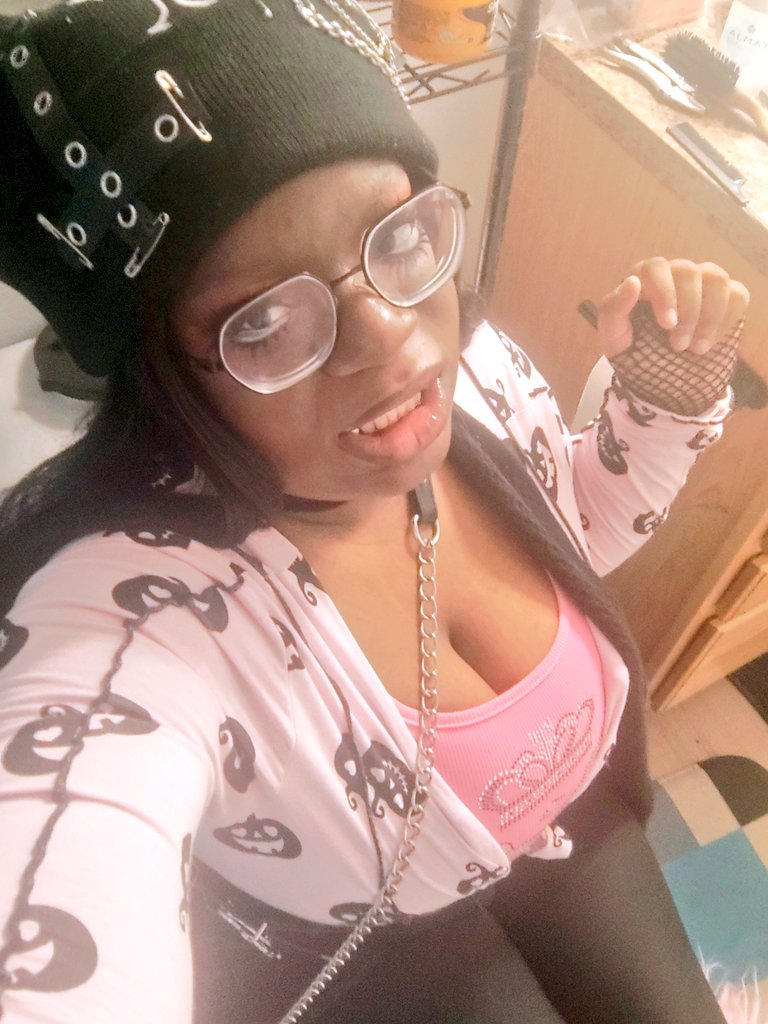 GothicSauce_Cosplays tweet media