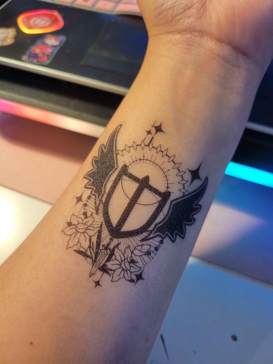 FFXIV Temporary Tattoos are now available for pre-order~ 

UK/EU - sirenlovesyou.etsy.com
Main Shop - siren-by-the-sea.com

[RT are very ❣️]