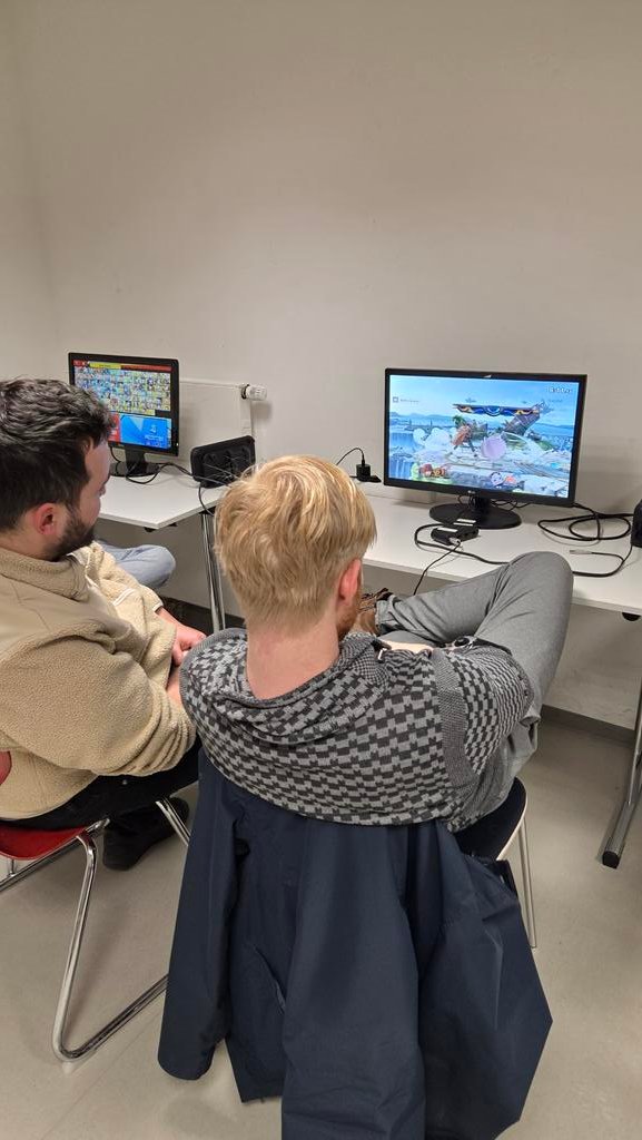 Dobby/Dave tweet media