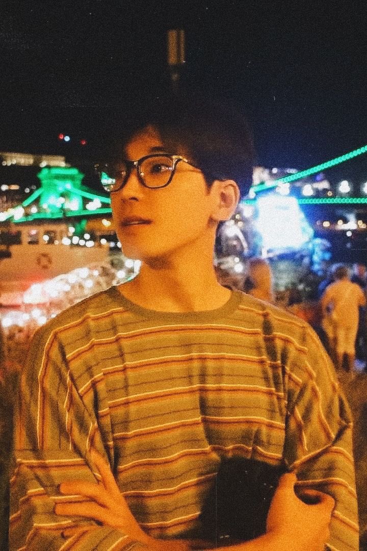j_yeyeu's tweet photo. #minwoon — tes ombak “ilove the boy on my camera” https://t.co/Jn4uRX8WXp