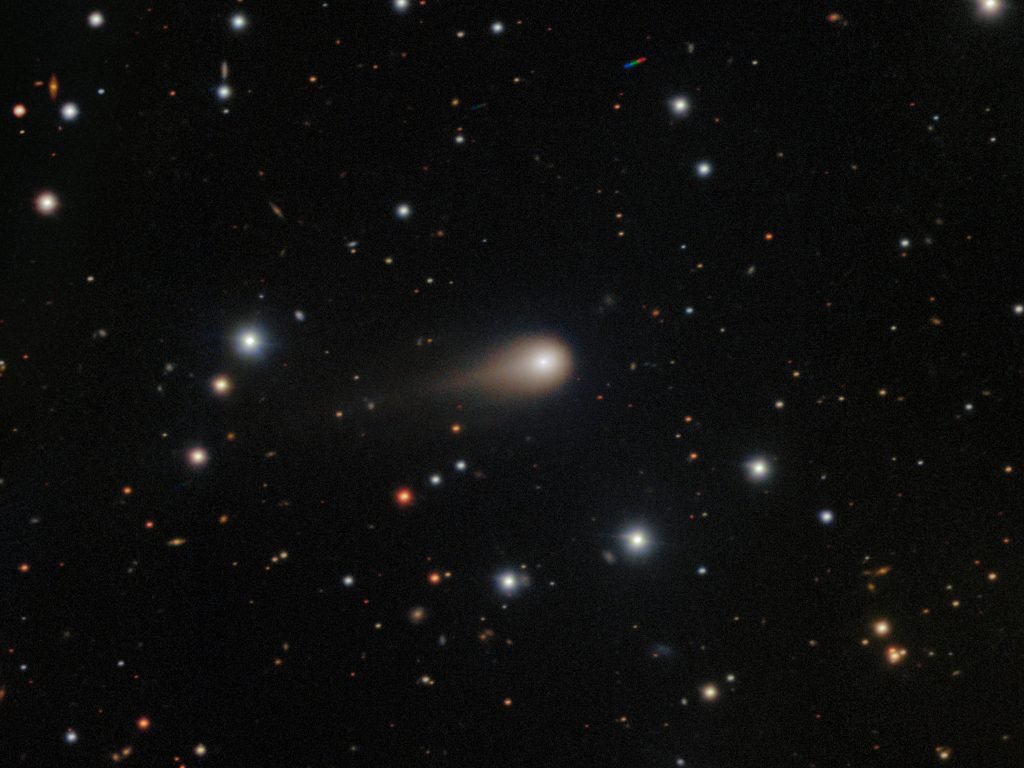 forallcurious's tweet photo. BREAKING🚨: A newly discovered comet from the distant Oort Cloud is entering the inner solar system — and its trajectory is raising eyebrows.

Comet Wierzchoś (C/2024 E1) is traveling along a path that leads into the same region of space currently being traversed by Comet 3I/ATLAS.

They are not together.
They are not interacting — yet.