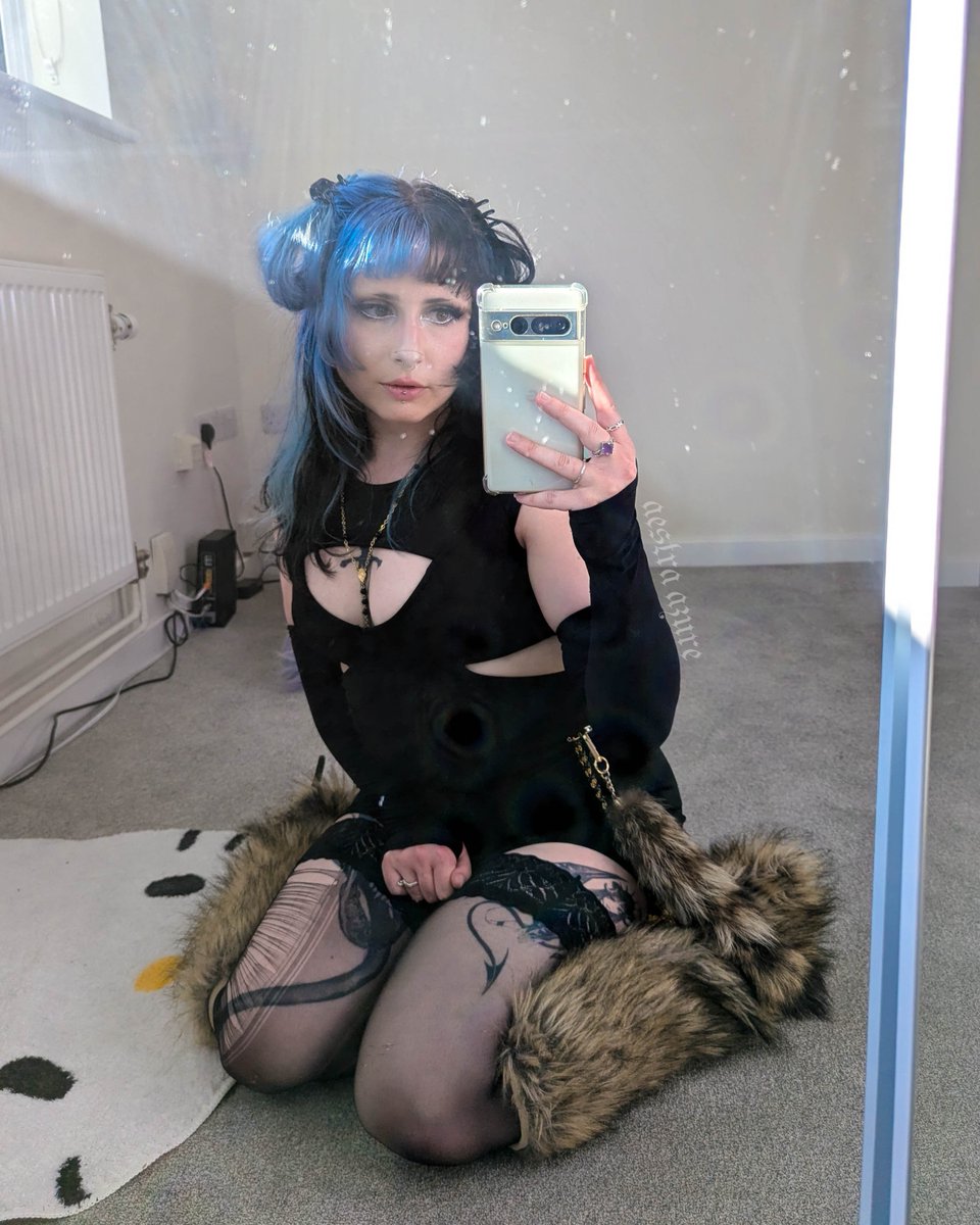 next month is my birthday month btw would luv for u to check out my wishlist 👉👈

throne.com/aestraazure <a href="/official_throne/">Throne</a>