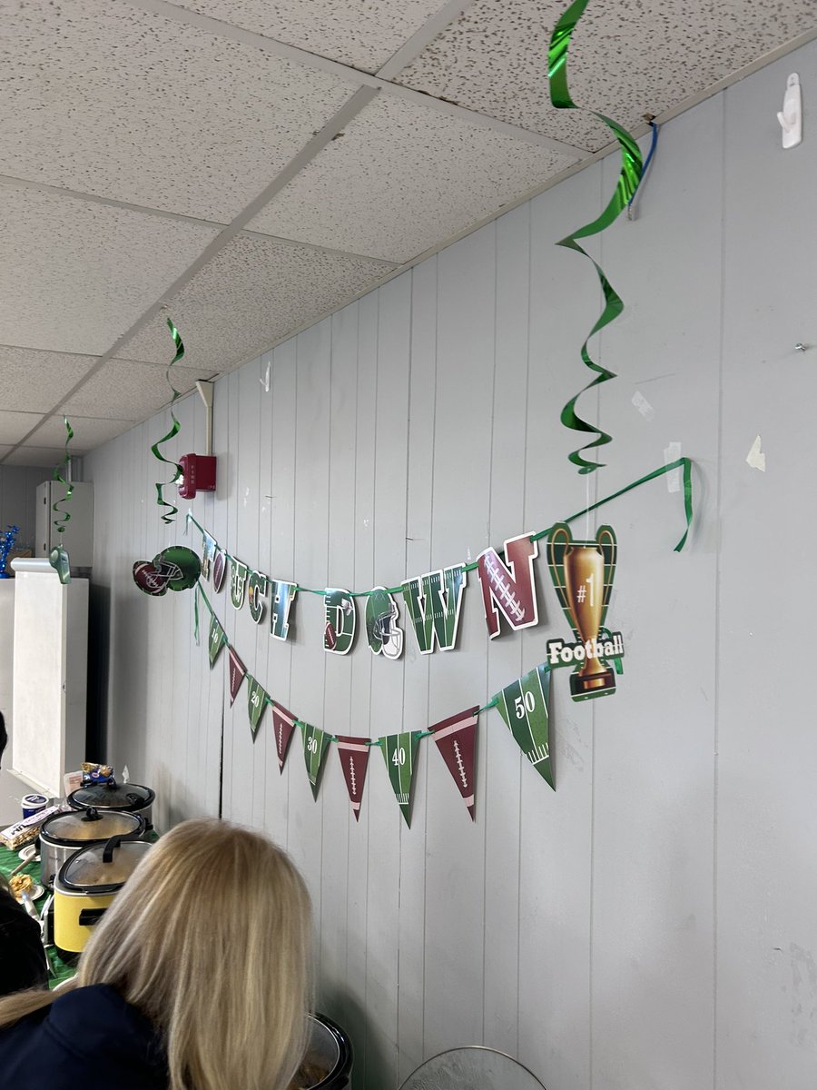 Mrs. Romano tweet media