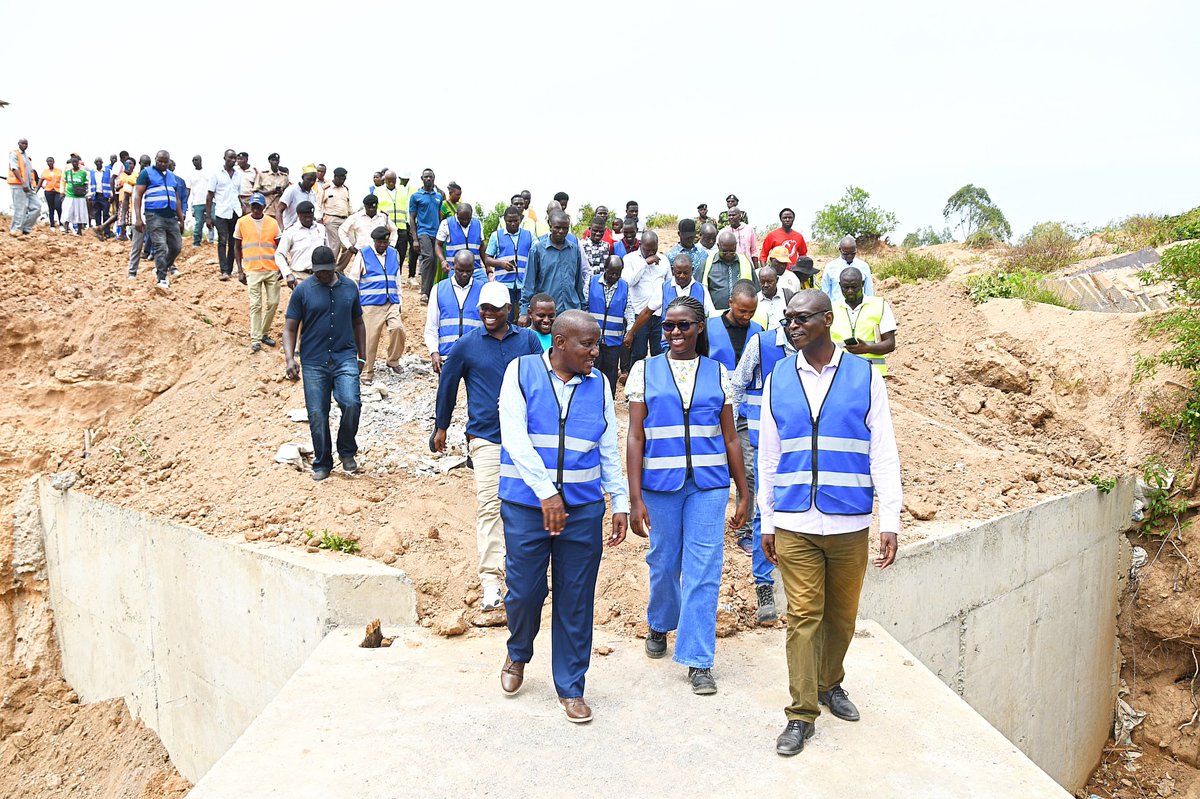 EphantusKim's tweet photo. Today I had the pleasure of inspecting the ongoing construction of the Okundi Dam Irrigation Project in Karachuonyo Constituency, Homa Bay County, alongside Hon. Adipo Okuome, the Deputy County Commissioner, and senior officials from the County Government.

The project is a major intervention aimed at transforming livelihoods and strengthening food security in the area by providing a reliable and sustainable water source for irrigation, domestic use, and livestock. With a storage capacity of approximately 150 million cubic litres, the dam will support year-round irrigation and significantly enhance agricultural productivity.

Implemented by the State Department for Irrigation, the project is designed to promote irrigated agriculture, strengthen resilience to drought and climate change, and enhance the livestock value chain through integrated crop–livestock production systems.

Once completed, the project will irrigate approximately 100 acres, benefiting about 100 households and supporting over 20,000 livestock units. The infrastructure package includes upstream and downstream dams, check dams, solar-powered pumping systems, piped irrigation networks, storage tanks, and communal water facilities.

During a sensitization session with project beneficiaries, I emphasized the need to prepare farmers for irrigation-based production, strengthen farmer organizations, and build capacity in crop husbandry, water management, and agribusiness. This will ensure beneficiaries are fully prepared to utilize the irrigation infrastructure once completed.

Beyond improved water access, the project is expected to boost maize and horticultural production, create employment opportunities, and raise household incomes, ultimately enhancing food and nutrition security, climate resilience, and sustainable livelihoods in Karachuonyo Constituency.

I appreciate the support of Hon. Adipo Okuome and the County Government, who reaffirmed their commitment to work with the National Government in strengthening farmer capacity through extension services.