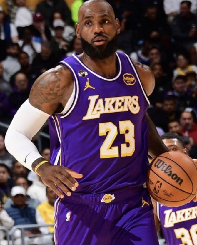 Witness King James tweet media