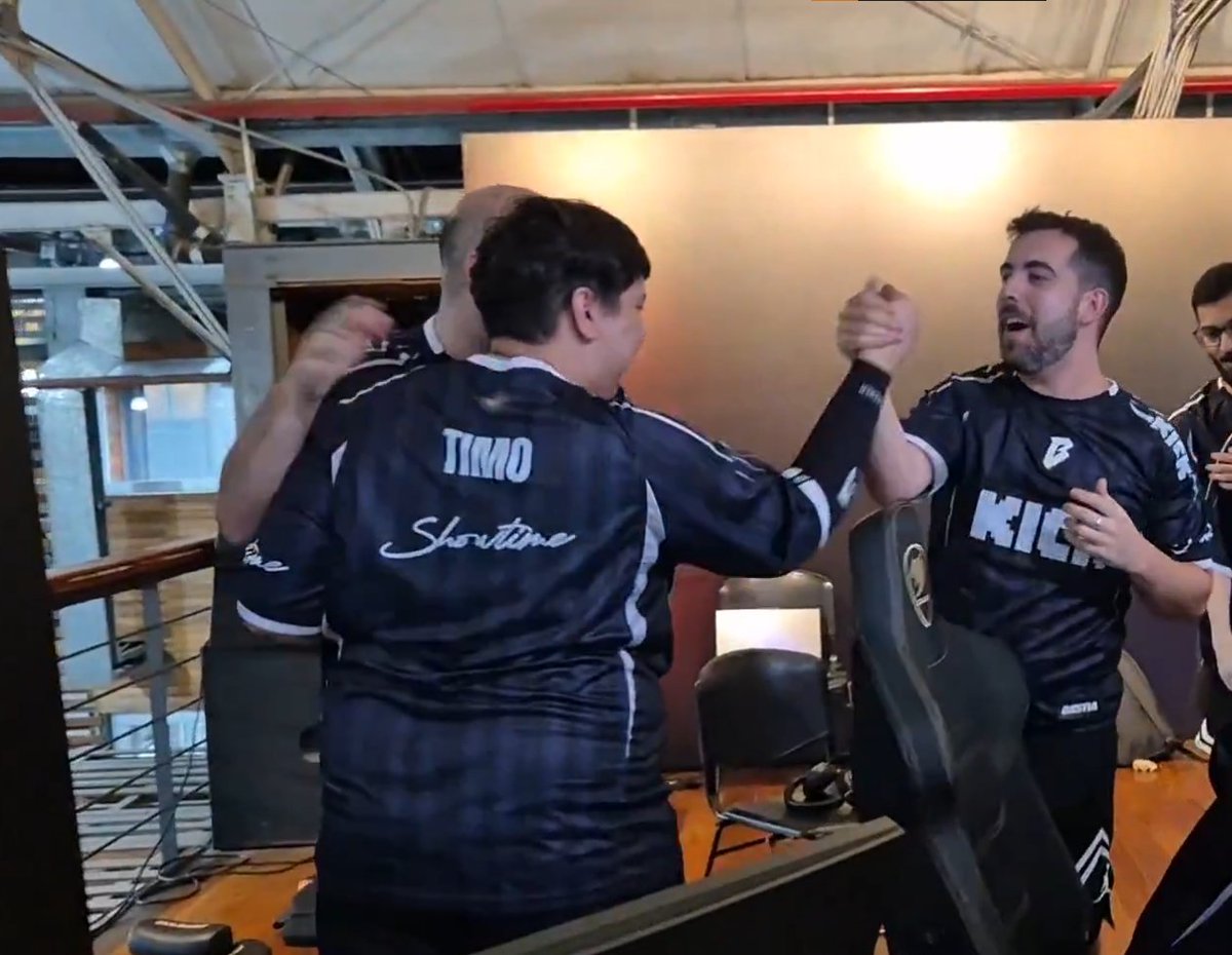 Posiblemente la peor persona viva de la escena de los esports, le hizo bullying durante meses (al igual que a cassio) para kickearlo a 2 meses del corte del major estando top 9 de Americas.
Ojalá Timo encuentre equipo rapido porque es un grandisimo player con una mira muy tensa.