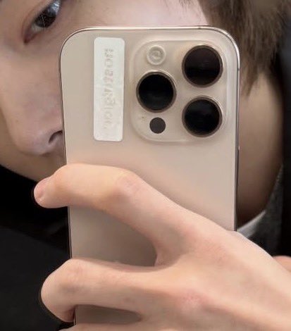 imdriaan's tweet photo. 리안 핸드폰 점점 아파보인다……
변색된케이스 금방이라도사라질것같은노스텔지아 둘다깔끔하게없애고 생폰깨뜨리기 https://t.co/eExDzg2JIZ