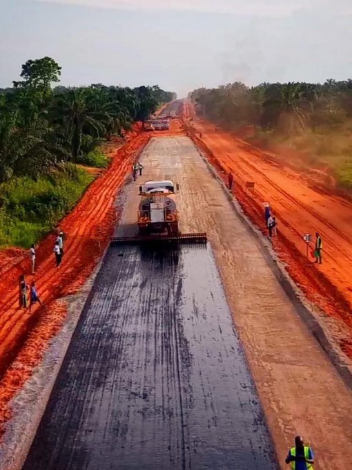 August V tweet media