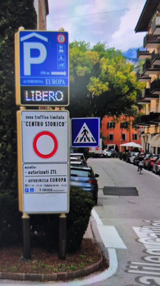 gmichalek's tweet photo. @ProvinciaTrento I have a quiz for you. Let's play.
Take a look at the picture first. Now time for quiz:"If tourist at Friday 11:30 wants to park in "Europa parking" should be charged by city 400 euro one year later because of traffic limitations or not"Are you kidding me?#italy https://t.co/uKzL1orRQg
