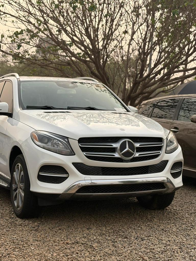 Pablo_E9's tweet photo. 2016 Mercedes Benz  GLE 350
Full Option 
-White on cream interior
-Panoramic roof 
-360 cameras
-LED headlights
- Paid Duty
🏷️: N40 million

Abuja, Kubwa Express Way
Unique Deal Motors
Contact for details 📥
Nationwide delivery 🇳🇬 https://t.co/ZMiIe1Uoqf