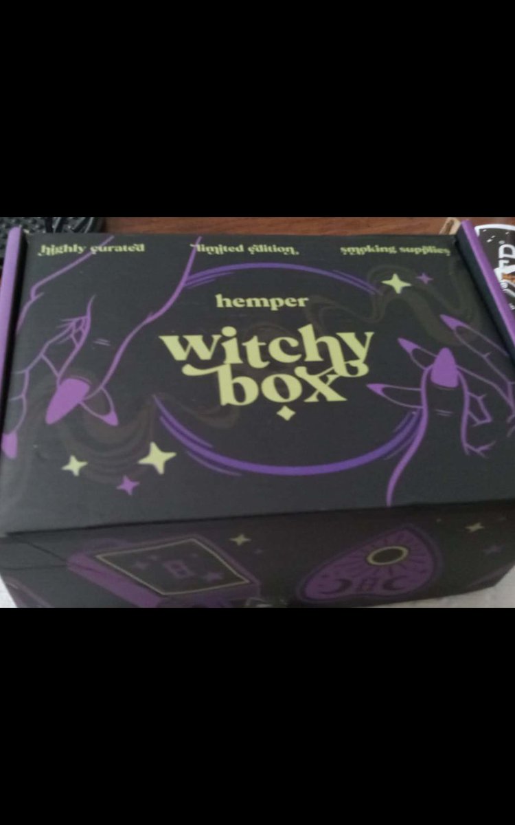 MarkwellTo89353's tweet image. Mail Call: Big thank you going out to @HotRob420  for the givvy. Thank you very much! 💚💨