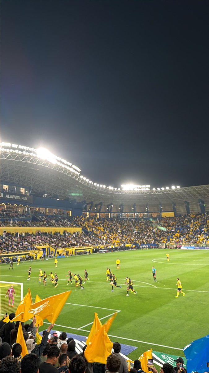 A_G_A0's tweet photo. #النصر_الاتحاد 💛💙 https://t.co/t0f1hZ3qhX