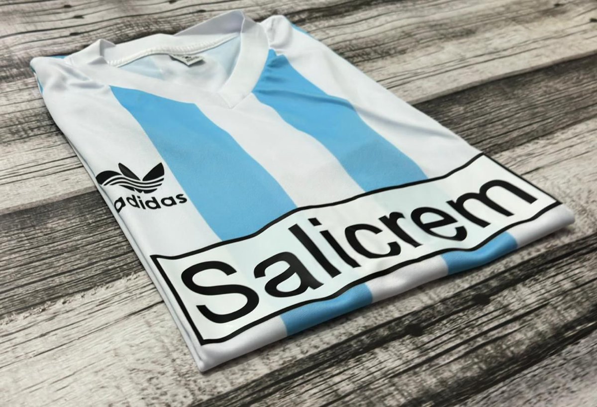 𝗖𝗮𝗺𝗶𝘀𝗲𝘁𝗮 𝗥𝗖 𝗥𝗲𝘁𝗿𝗼✨

🔥NUEVO INGRESO🔥

Alternativa temporada 1990/91🎓🤍🩵

STOCK LIMITADO ✨🎓
Pedidos por encargo 🩵🤍

Talles del M al 2XL
#IndumentariaRC #RopaRacing #Racing #RacingClub #camisetaRacing #LaAcademia #LaguardiaImperial #RacingRetro