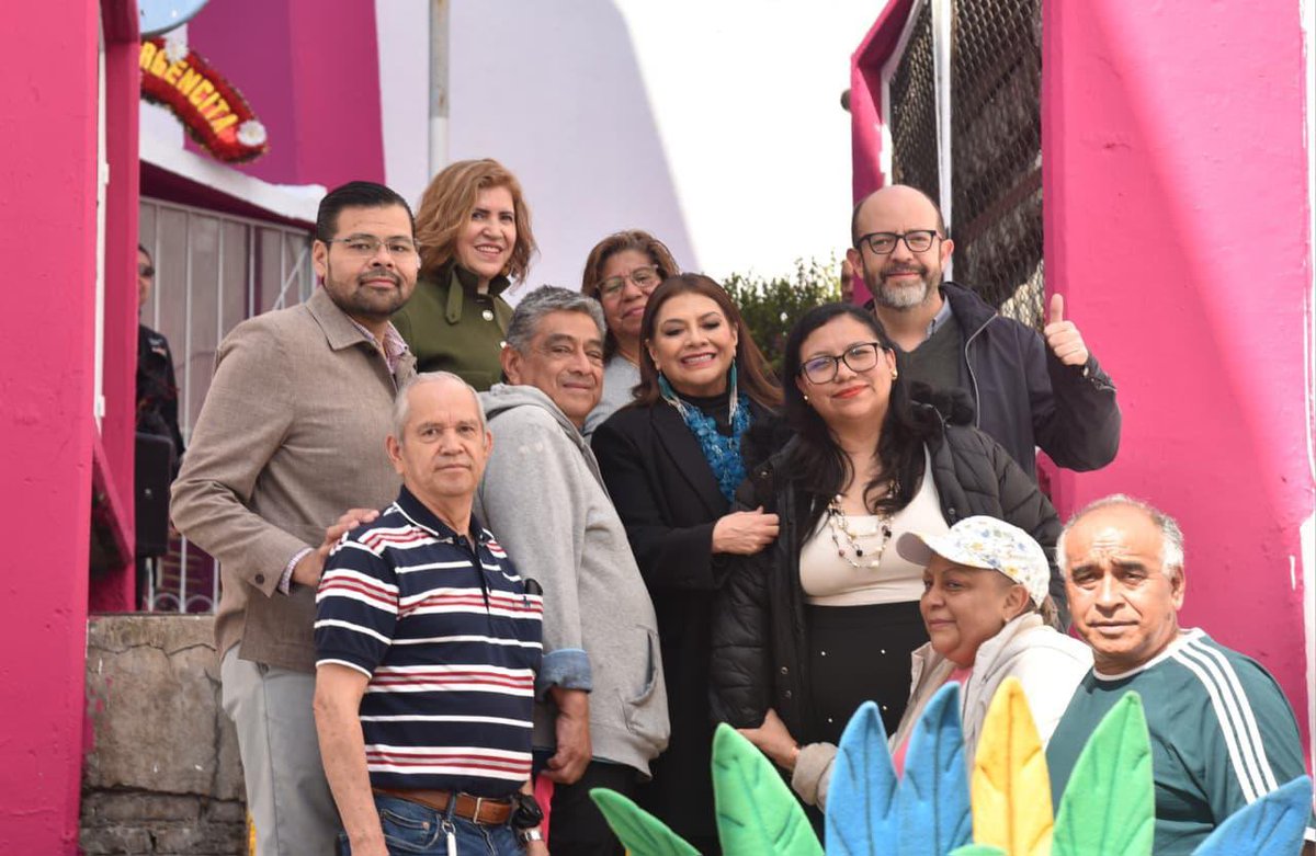 Acompañamos a la Jefa de Gobierno <a href="/ClaraBrugadaM/">Clara Brugada Molina</a> a la Unidad Habitacional 8 de Agosto, que fue rehabilitada. Porque dignificar los espacios donde convivimos fortalece la comunidad y mejora la calidad de vida de las familias en Benito Juárez. 🏘️