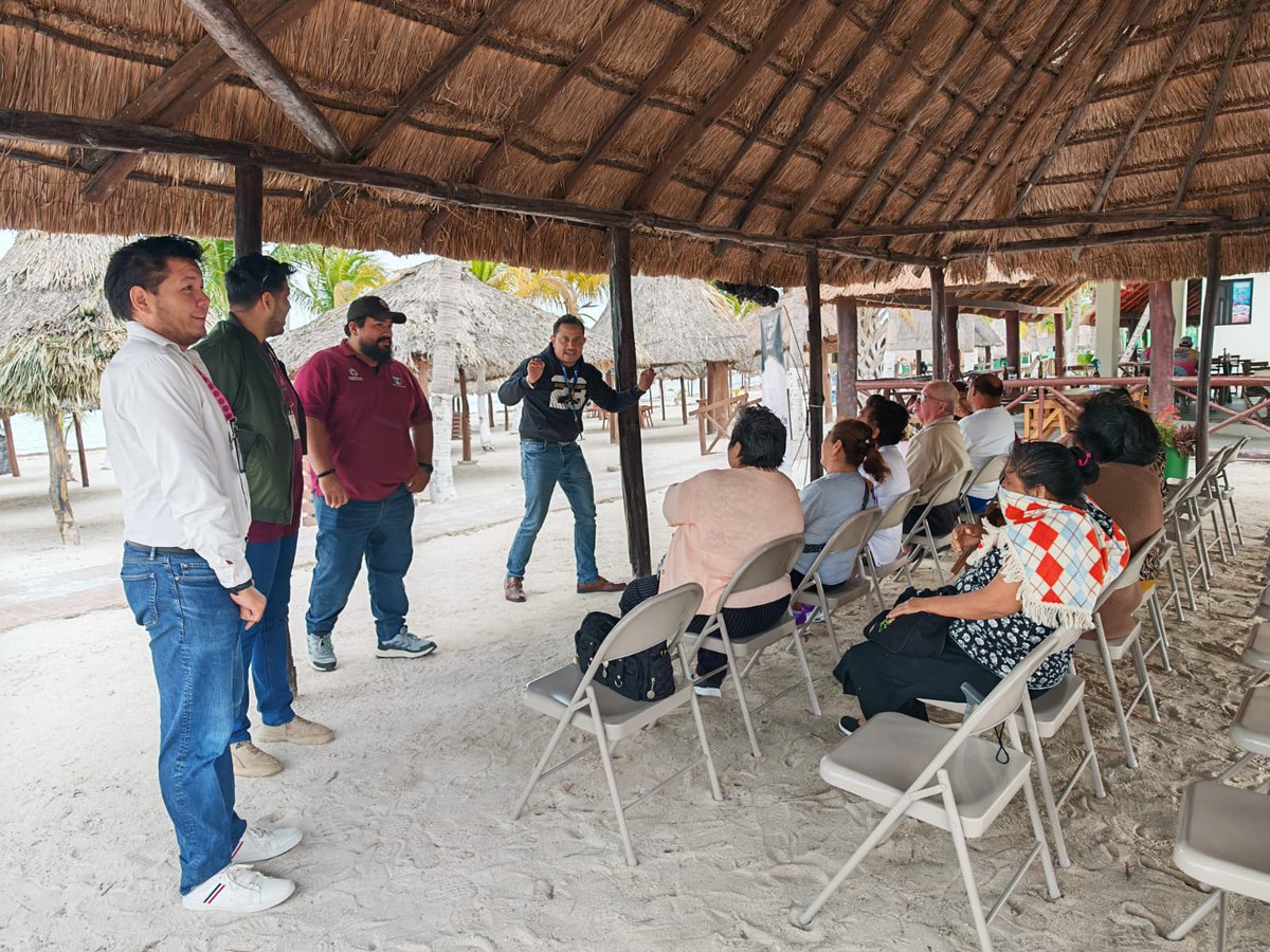 apicampeche's tweet image. En el Balneario Inclusivo Playa Bonita, las personas de la tercera edad realizaron diversas dinámicas para ejercitarse y recibieron una plática sobre cómo cuidar su salud y alimentación.

#LaydaSansores #GobiernoDeTodos #APICAM #DireccióndeVinculación (2/2)