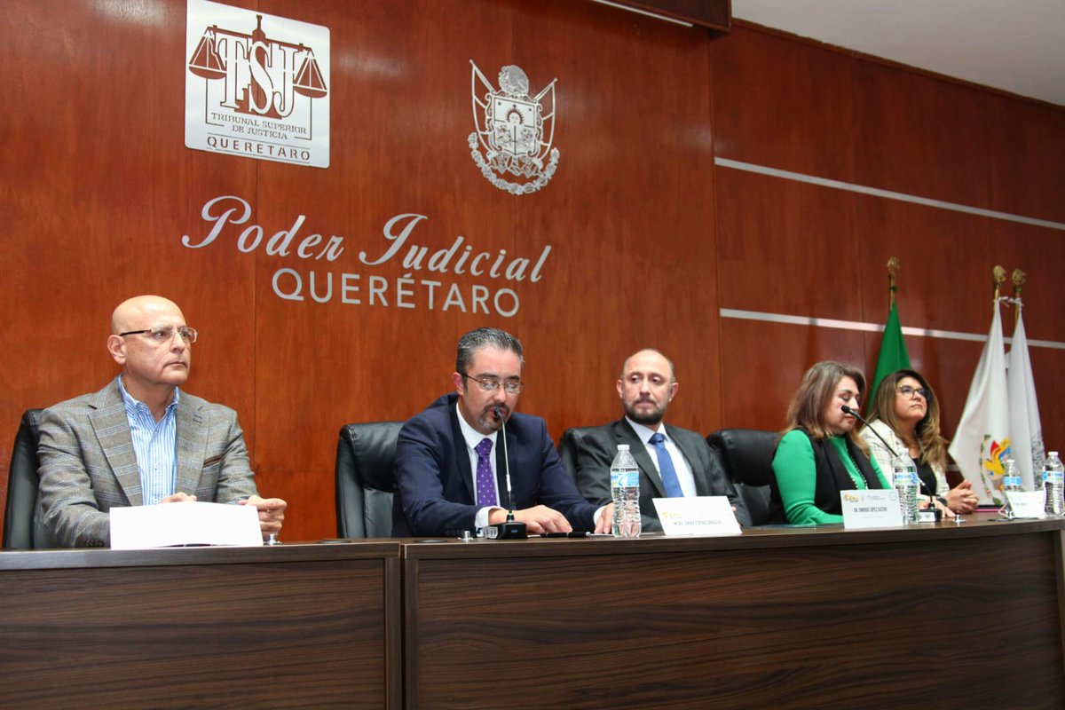 Asistimos al Taller Código Nacional de Procedimientos Civiles y Familiares del Colegio de Abogados  Litigantes de Qro, con lo que fortalece la actualización de profesionistas y la impartición de justicia.
<a href="/makugo/">Mauricio Kuri</a>
<a href="/rogeliovegavm/">Rogelio Vega</a>
<a href="/MarthaSotoQro/">Martha Soto</a>
<a href="/educacionqro/">educacionqueretaro</a>
<a href="/FECAPEQMayela/">FECAPEQ</a>
<a href="/pjqromx/">Poder Judicial del Estado de Querétaro</a>