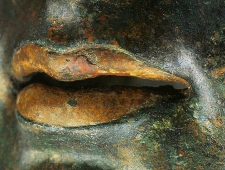 The soul that sees beauty walkes alone.