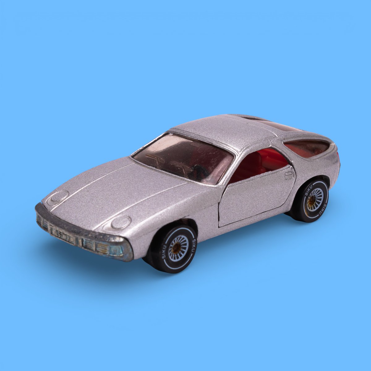 Collectabletoy's tweet photo. Vintage diecast collecting isn’t just UK &amp; US brands.

Siku, Majorette and rare Takara Penny Racers bring a unique international angle to collections.

Full guide 👉
https://t.co/3zz1BUuYvH

#Diecast #VintageToys https://t.co/GsprtGLUer