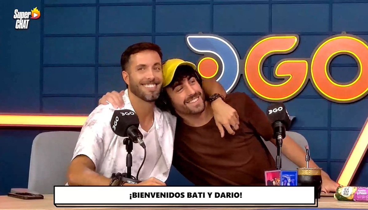 El angel Ulises y el demonio Bati en #superchat #apostoles 🧉🌵💙🇦🇷