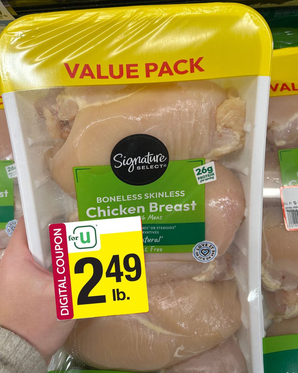 shaws's tweet image. Big deals for the biggest game of the year! 🏈 

Clip Digital Coupons in the Shaw's for U app. Shop all Weekly Deals: shaws.com/weeklyad