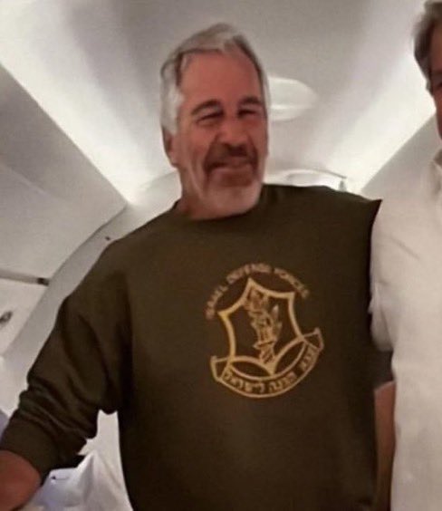 bembelly's tweet image. ◾️Ça s’acharne grave sur l’imaginaire #piste_Russe pour faire diversion⤵️

♟️@RReichstadt &amp;amp; son @tristanmf de @conspiration vont - encore - nous dire que c’est juste du complotisme toute cette histoire et rien sur la pédocriminalité de l’#espion_du_Mossad &amp;amp; son t-shirt du «#KGB »