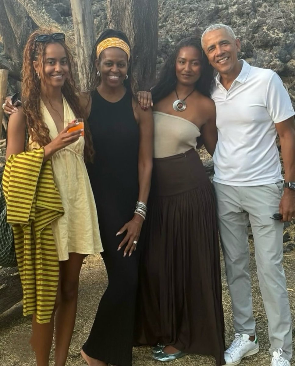 Sheri John💣 tweet media